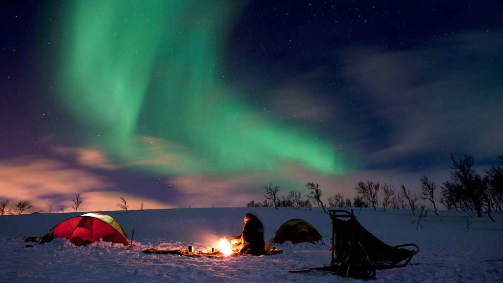 northern-lights-camping